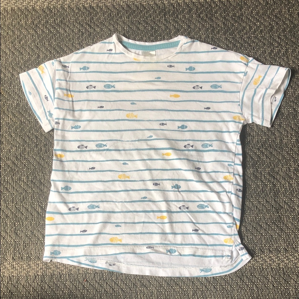 H&M White Short-Sleeve Tee with Blue Stripes & Yellow Fish